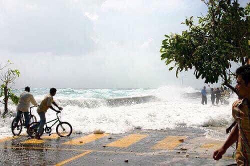 Azhartu's tweet photo. 18 years ago today, 108 people died, 6 beautiful Islands totally destroyed. 

#MaldivesNationalUnityDay2021
#26thDecember2004 #Tsunami2004 https://t.co/en5Ty9K7lO