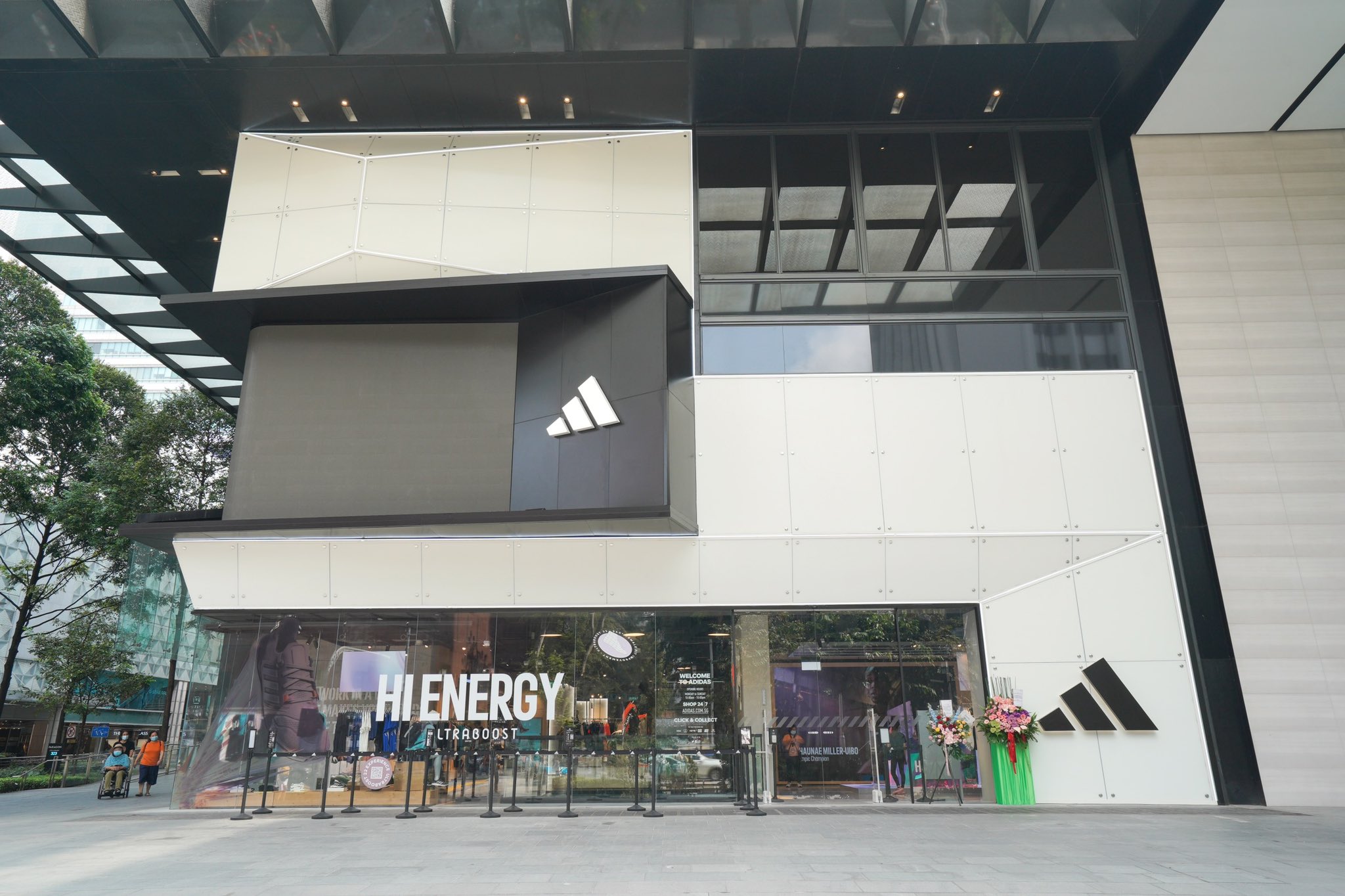 Lur on "New Adidas Brand Centre with 3 levels along Orchard Road where A&amp;F used to be https://t.co/GLnrTLnUWW" / Twitter