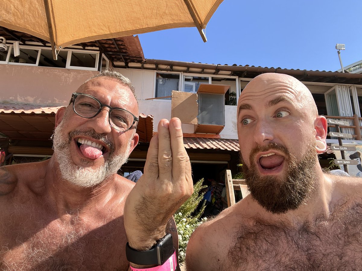 HungerFF's tweet photo. You’re gonna put that WHERE!?! 😬 https://t.co/GNkXXv7XCe
