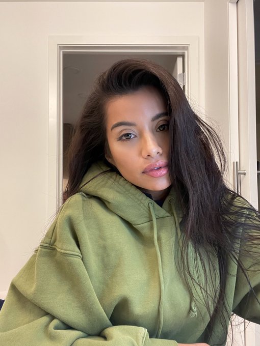 Merry Xmas 🎄 Feliz Navidad 💋 🤪 https://t.co/BWwAZGEdYe<a href="/tag/onlyfans"class="tags"><span>#onlyfans</span></a>