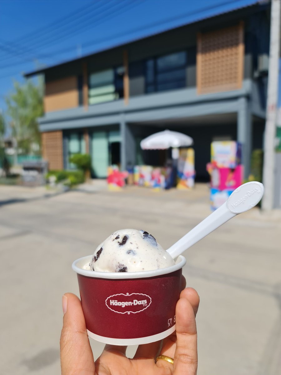 Pitchayapond2's tweet image. 🌈💖  Have a Freeze Day  🌈💖
#FreezeTheMoment 
ยกขบวนไอศกรีม Haagen Dazs 🍧🍨มาเสริฟความสุขแบบไม่ยั้ง ให้ลูกค้าของ "แสนสิริ " #อณาสิริรังสิตคลอง2 #แสนสิริ 
#SansiriXHaagenDazs #FreezeTheDeals #MadeForLife