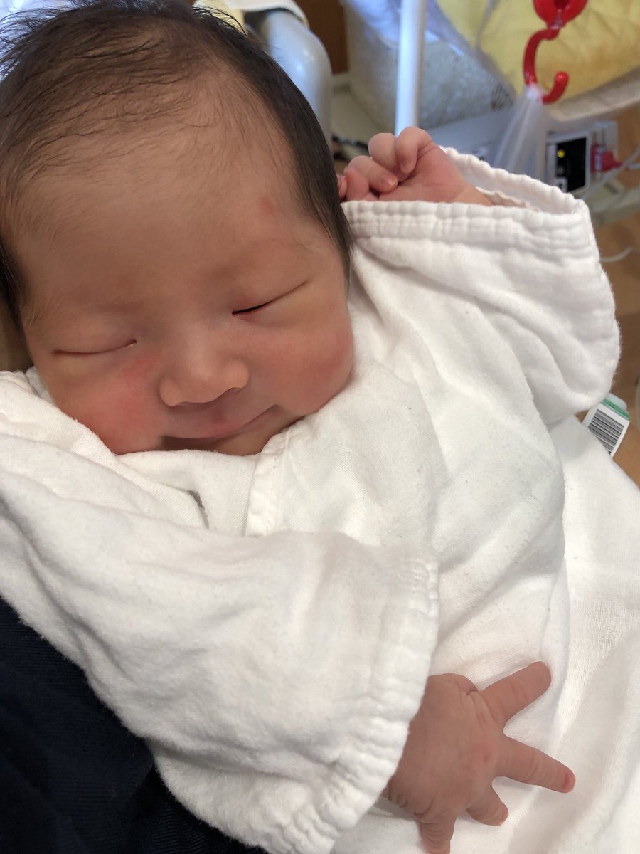 vii's tweet image. 2021年、母になり
そしてサンタクロースになりました🎅
97%わたし似☺️