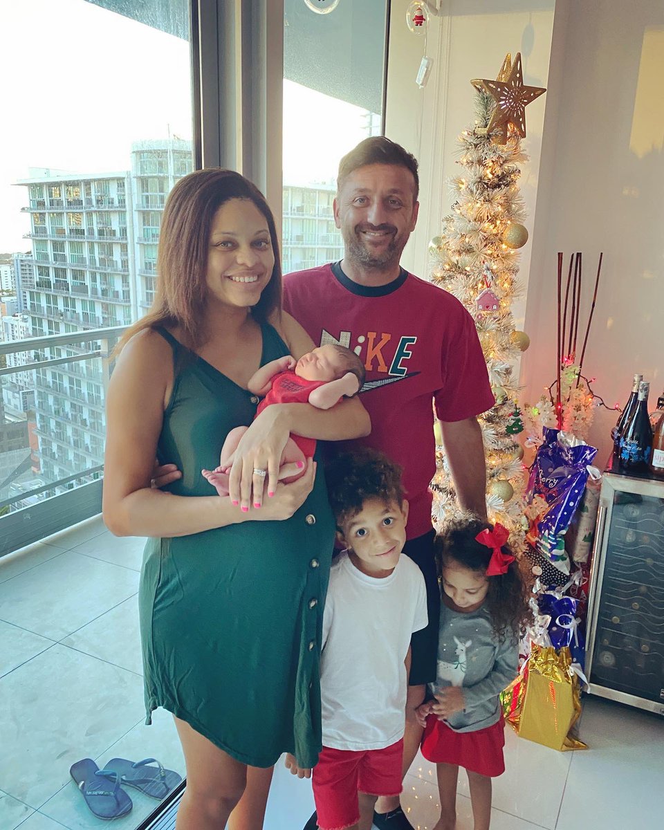 topaz_brady's tweet photo. There’s a new addition to our family 😍 Noah made it home for Christmas. MERRY CHRISTMAS from the LEDDA FAMILY 🎄🎁 https://t.co/C4todQNDlI