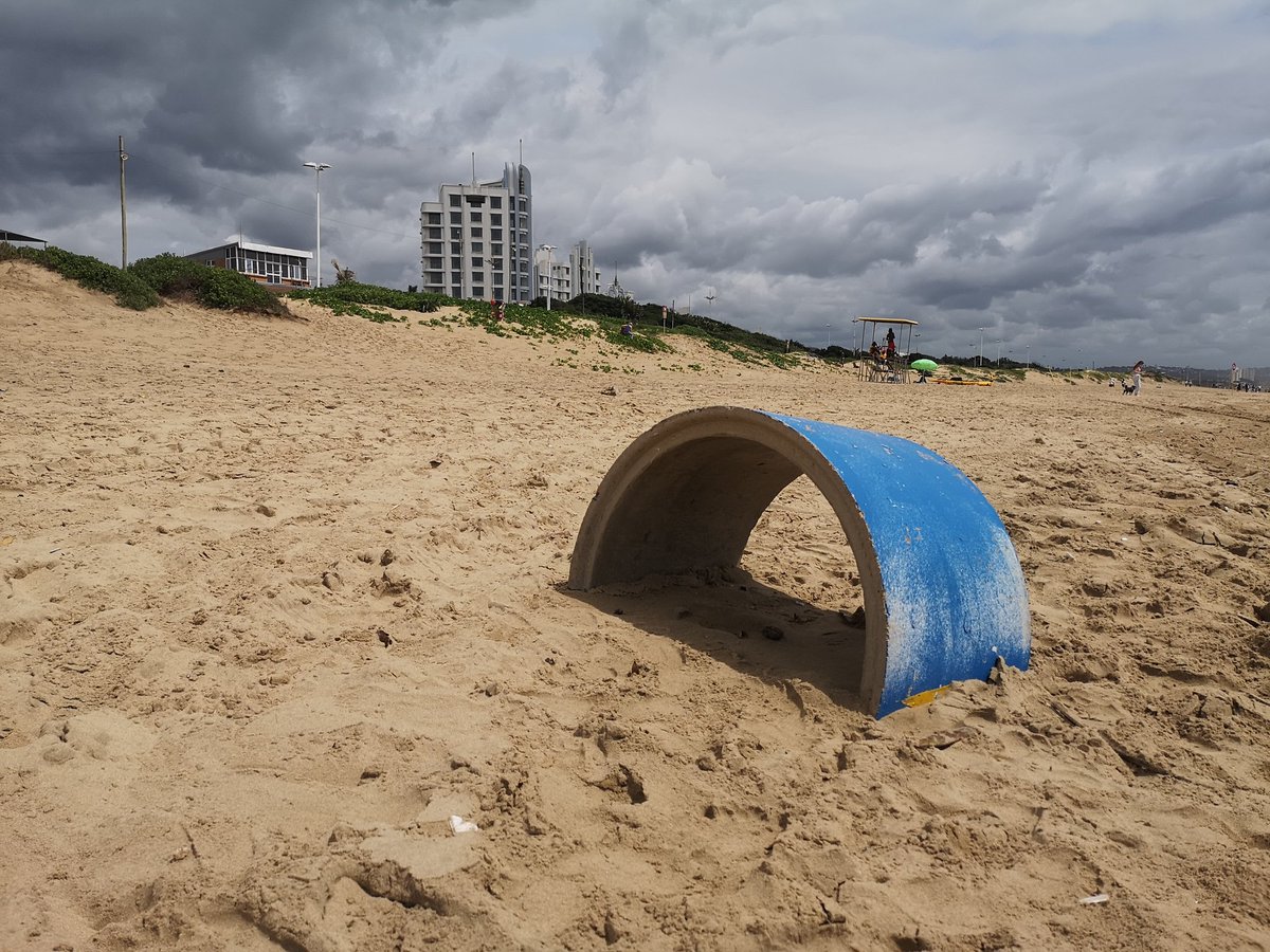 Clean_Durban's tweet photo. Merry Christmas and many thanks to the @eThekwiniM beach cleaning teams. I don't understand though why the city persists with these useless "bins". https://t.co/SUXpTSAqw7