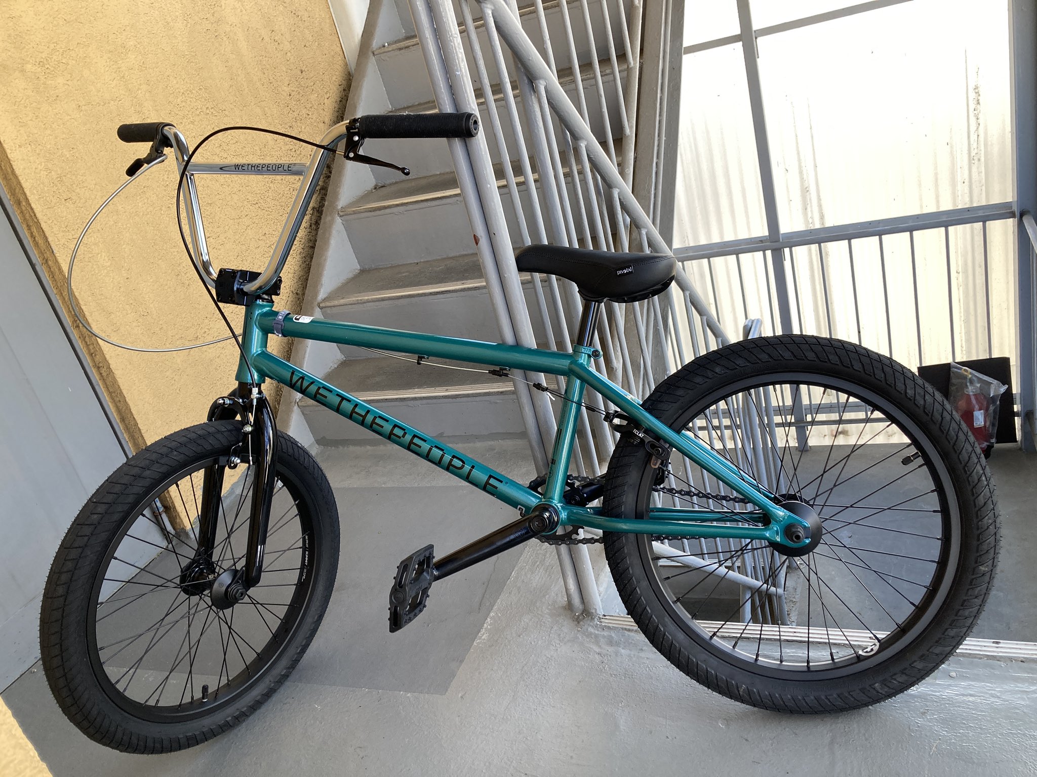 若井おさむ 今日 東野幸治さんにめちゃくちゃかっこいいbmx買ってもらいました 東野さんに選んでいただきました いっぱい練習します そしてお酒は控えて生きて行きます T Co Jbowlq2g0d Twitter