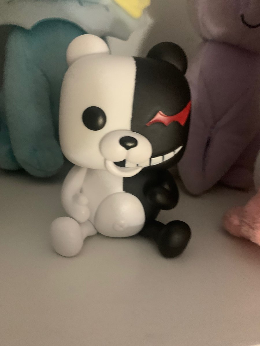 EricaRi0s's tweet photo. @viantreston I got Inosuke, Monokuma, some clothes, some makeup, and an OLED switch. Im vry greatful got the stuff i got,,, I wish FNAF security breach came out sooner so i could’ve asked for stuff from that but thats fine.😭 https://t.co/60iZjZ8Gw1