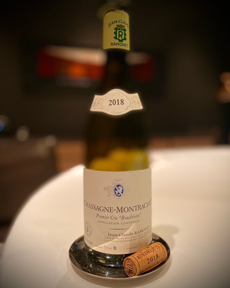 sh_proof's tweet photo. Chassagne Montrachet 1er Cru Boudriotte Blanc 2018
Jean Claude Ramonet

若さが際立ち、エアレーションは必須だが、生き生きとした酸と濃縮された果実が既に良いバランスを持つ。若いラモネも素晴らしい。

#ramonet #chassagnemontrachet #boudriotte 

https://t.co/WnJE7ewF0d https://t.co/ZhEqRCrWED