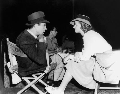 ClassicMovieHub's tweet photo. Humphrey Bogart and Ingrid Bergman on the set of Casablanca 1942 https://t.co/I0R5B920CV