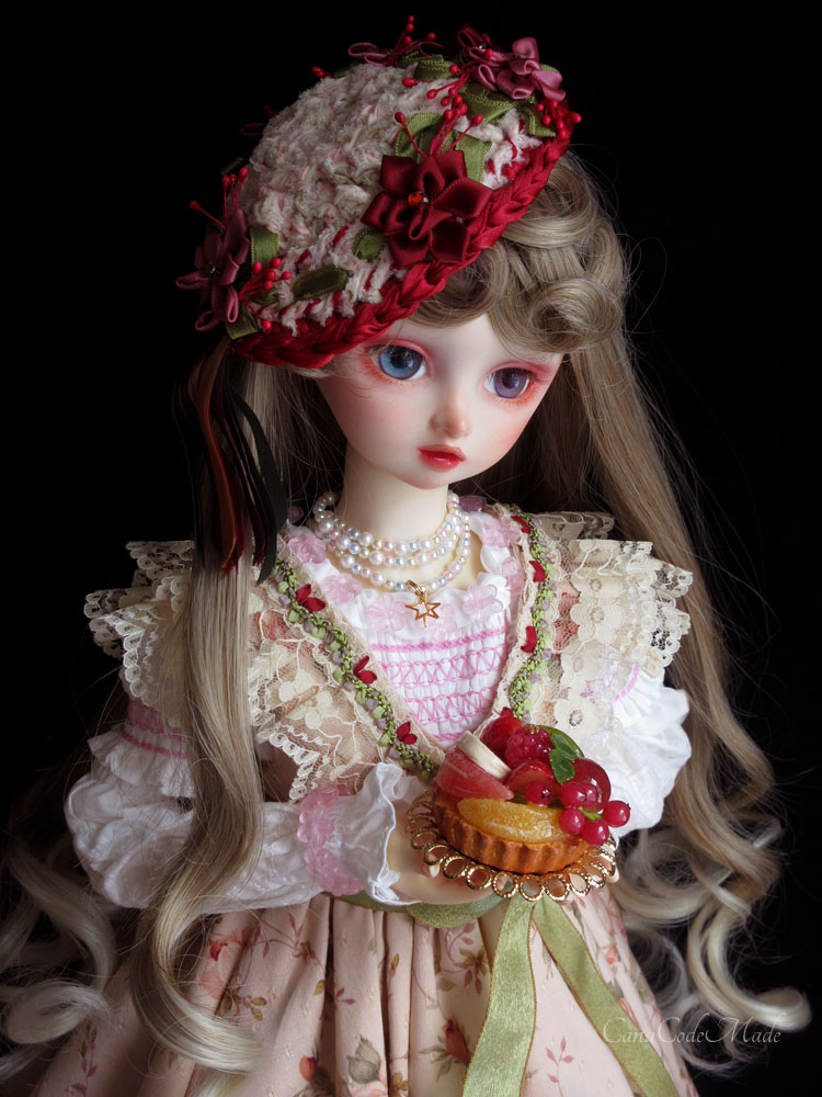 canacodemade's tweet photo. 1日���れのメリークリスマス🎁🎅🎄✨おかげ様で新作の受注受付は満了につき終了しました◎ショップは明日27日の夜までオープン中です。写真に使用した花園のクリームケーキドレスも在庫僅かとなりました🌸他の商品と合わせて是非よろしくお願い致します😊
#CanaCodeMade #青ゐ鳥洋品店 https://t.co/rGP9x7cEtX