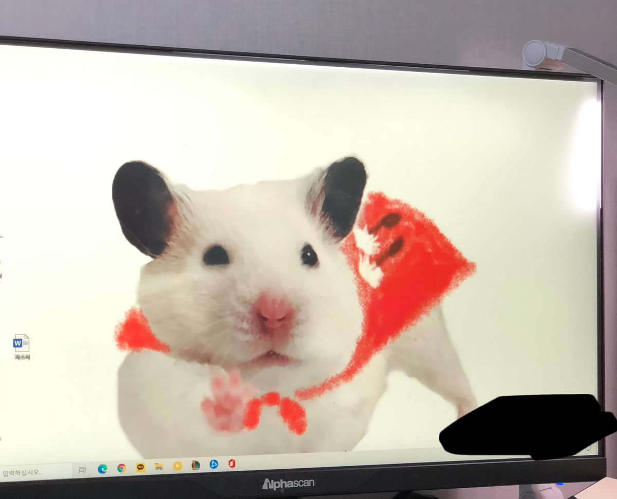 아 너무 웃기다
친구 집 와서 컴퓨터 켰는데 배경화면 우리집 홀씨맨이야 ㅋㅋㅋㅋㅋㅋㅋ
나 : ㅇ 0ㅇ?!!!!
친구 : ^ 0 ^