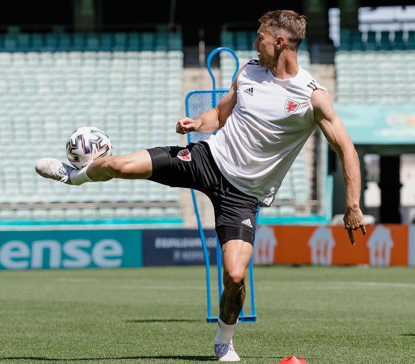 Happy birthday to beautiful Aaron Ramsey    
