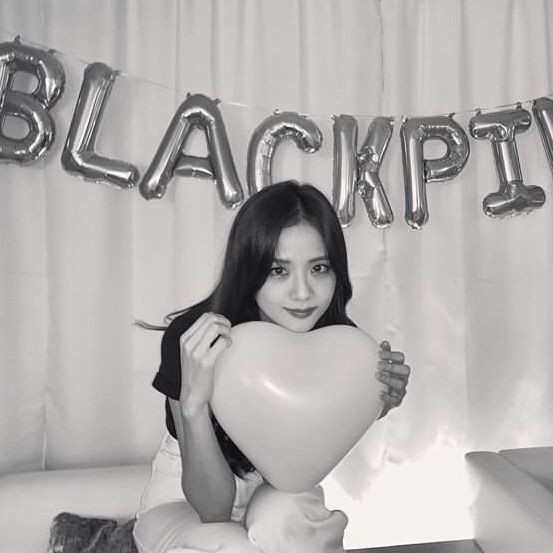 jichuhourly's tweet photo. #지수 #JISOO https://t.co/zlERgB06gt