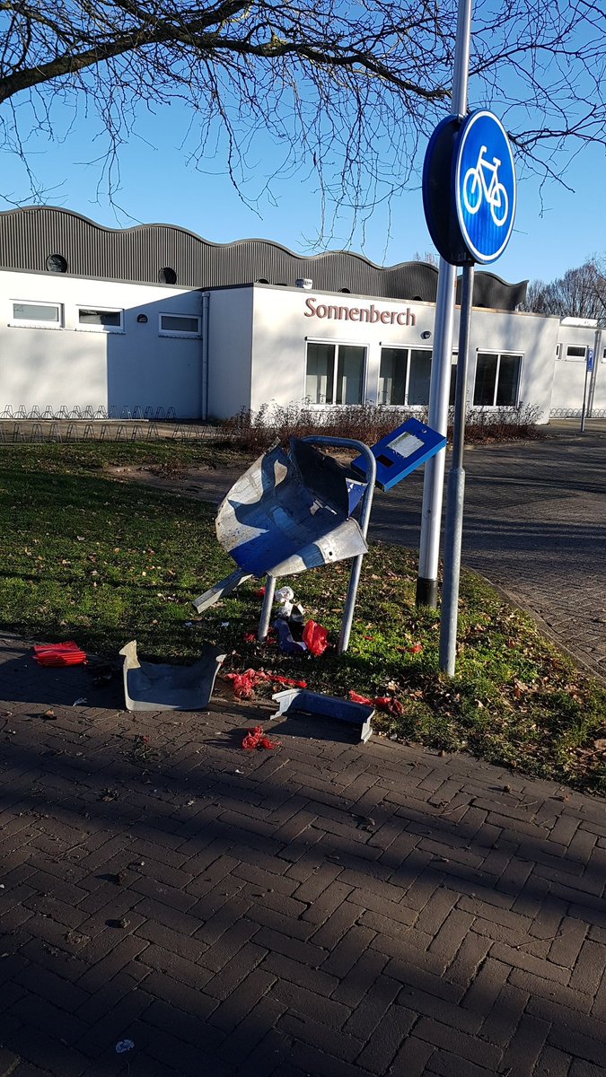 Inbicielen hebben er vannacht weer een puinhoop van gemaakt bij ons Sportcentrum Sonnenberch.