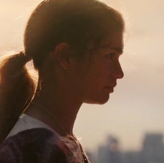 aquaversa's tweet photo. [#spiderman #spidermannowayhome #spideychelle #spidey]

было больно
падать с небес?
                                                  больнее было,
                                                  когда ты 
                                                  забыла меня https://t.co/EQ8mOCA8I6