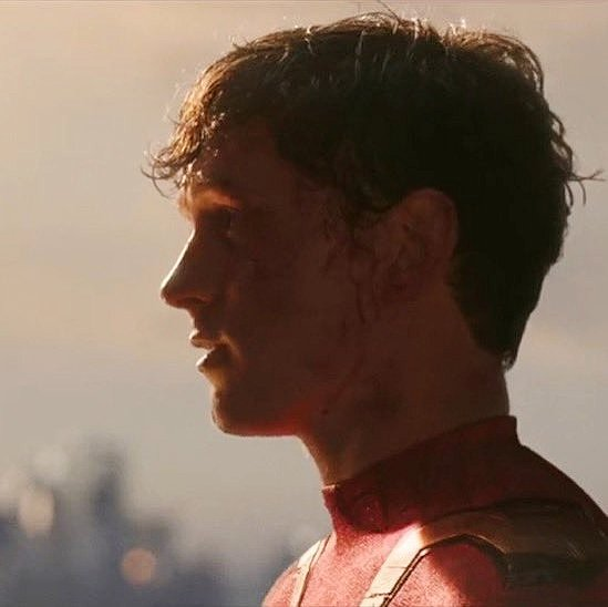 aquaversa's tweet photo. [#spiderman #spidermannowayhome #spideychelle #spidey]

было больно
падать с небес?
                                                  больнее было,
                                                  когда ты 
                                                  забыла меня https://t.co/EQ8mOCA8I6