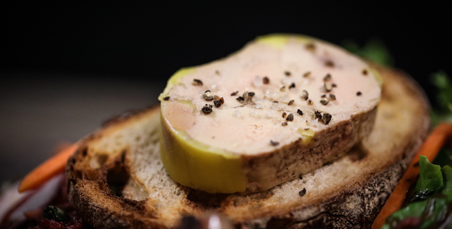 lefigarovin's tweet photo. Accord mets-vins : Que boire avec... du foie gras ? Nos conseils de cuvées pour déguster le foie gras sous toutes ses formes
👉 https://t.co/Raf8LPk6LF
#accordsmetsvins #foiegras #repasdefetes #loire #alsace #allemagne #bordeaux https://t.co/mSSMR8GHcb