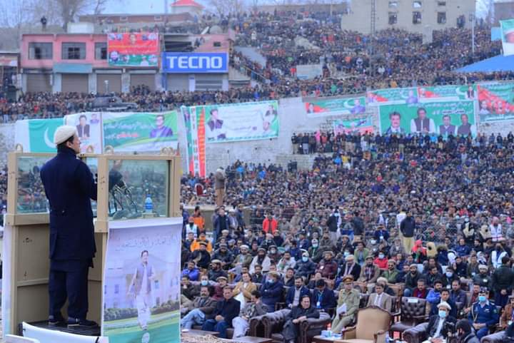 Zeb_J7's tweet photo. #امہ_کا_ترجمان_عمران_خان https://t.co/zbg5LLqYKa