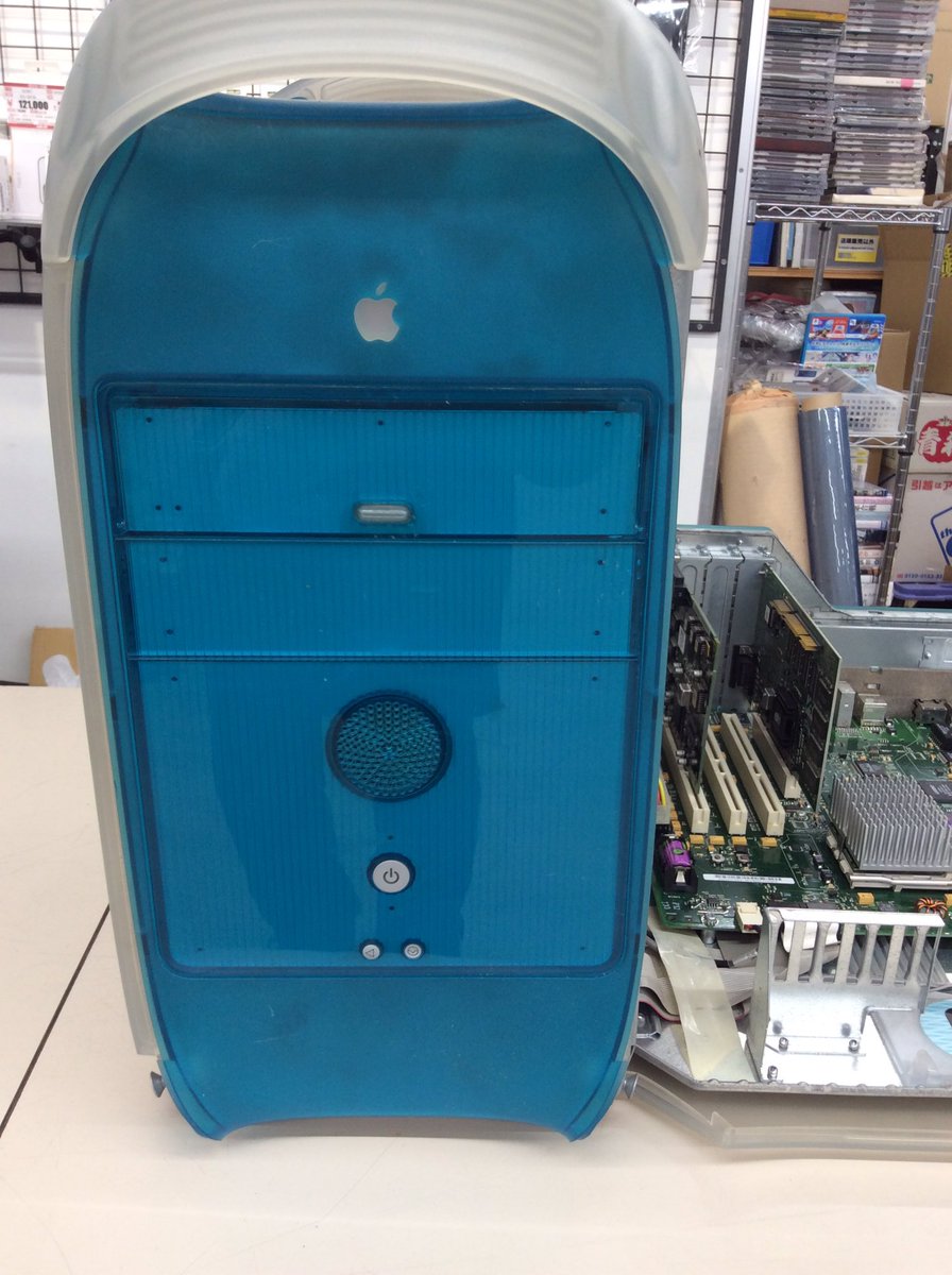 hardoffkamakura's tweet photo. PowerMacG3入荷しました。標準でscsiカード付いてます。
ビデオボードはATI、この世代かDVDのソフトエンコードが可能になりました。筐体のメンテ楽チンです。#Apple #powermacG3 #レトロパソコン #アンティーク #ハードオフ #ハードオフ鎌倉大船モール店 #モトローラ #レトロコンシューマー愛好会 https://t.co/fPKCFAgSuK