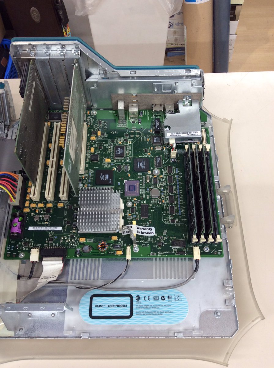 hardoffkamakura's tweet photo. PowerMacG3入荷しました。標準でscsiカード付いてます。
ビデオボードはATI、この世代かDVDのソフトエンコードが可能になりました。筐体のメンテ楽チンです。#Apple #powermacG3 #レトロパソコン #アンティーク #ハードオフ #ハードオフ鎌倉大船モール店 #モトローラ #レトロコンシューマー愛好会 https://t.co/fPKCFAgSuK