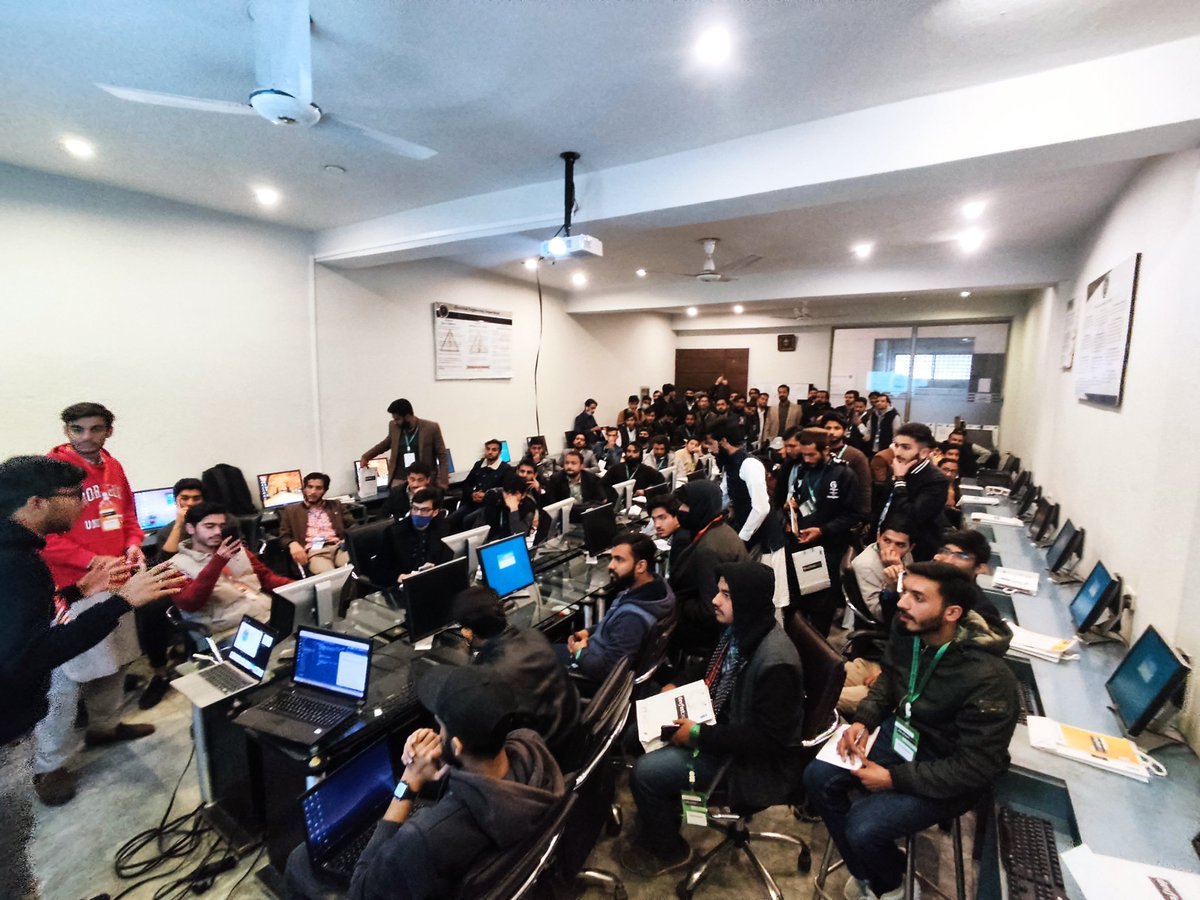 mashhoodr's tweet photo. Learning some @FlutterDev with  @axiftaj in a PACKED lab!! @GDGPeshawar #devfest #devfestpeshawar https://t.co/2sKc82VT5r