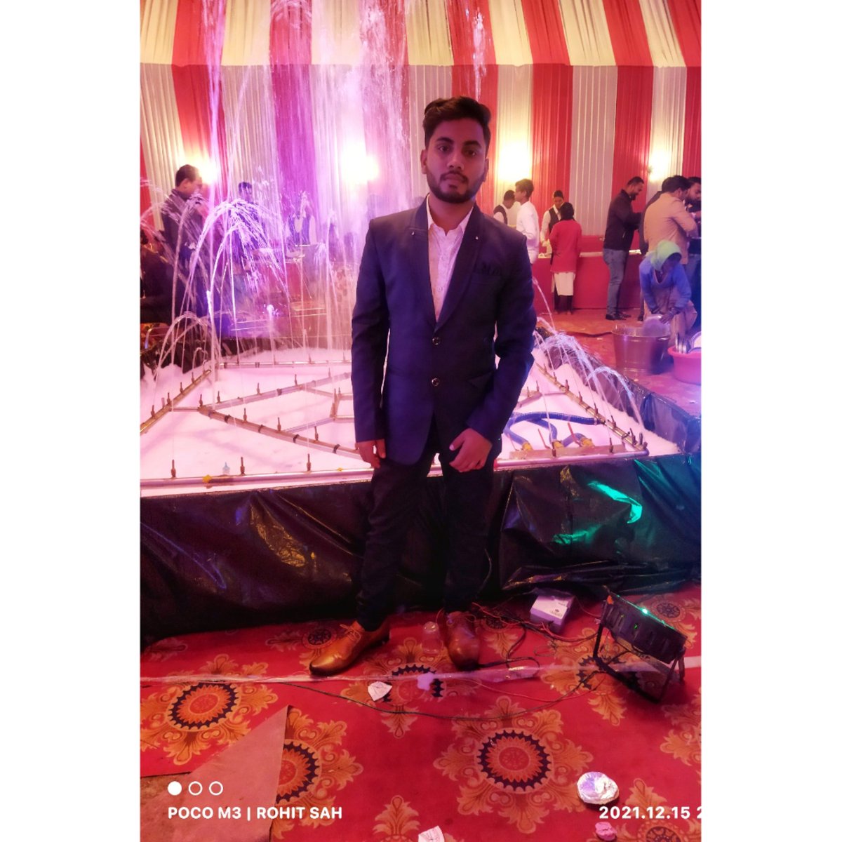 rohit___sah's tweet photo. Wedding Season ❤️
.
.
#weddingseason #NightPhotography #fashion #pocoM3 #India https://t.co/Kr4yY61yaP