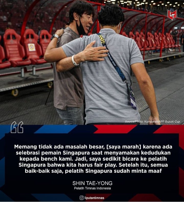 Keduanya mengajarkan kita banyak hal. Mereka bukan warga negara tim yang dilatihnya, tapi soal membela timnya sungguh patut diacungi jempol.

Makanya, sy masih tidak habis pikir pada warga negara kita sendiri yang tega menyebut "INDON" kepada sesamanya saat pertandingan semalam