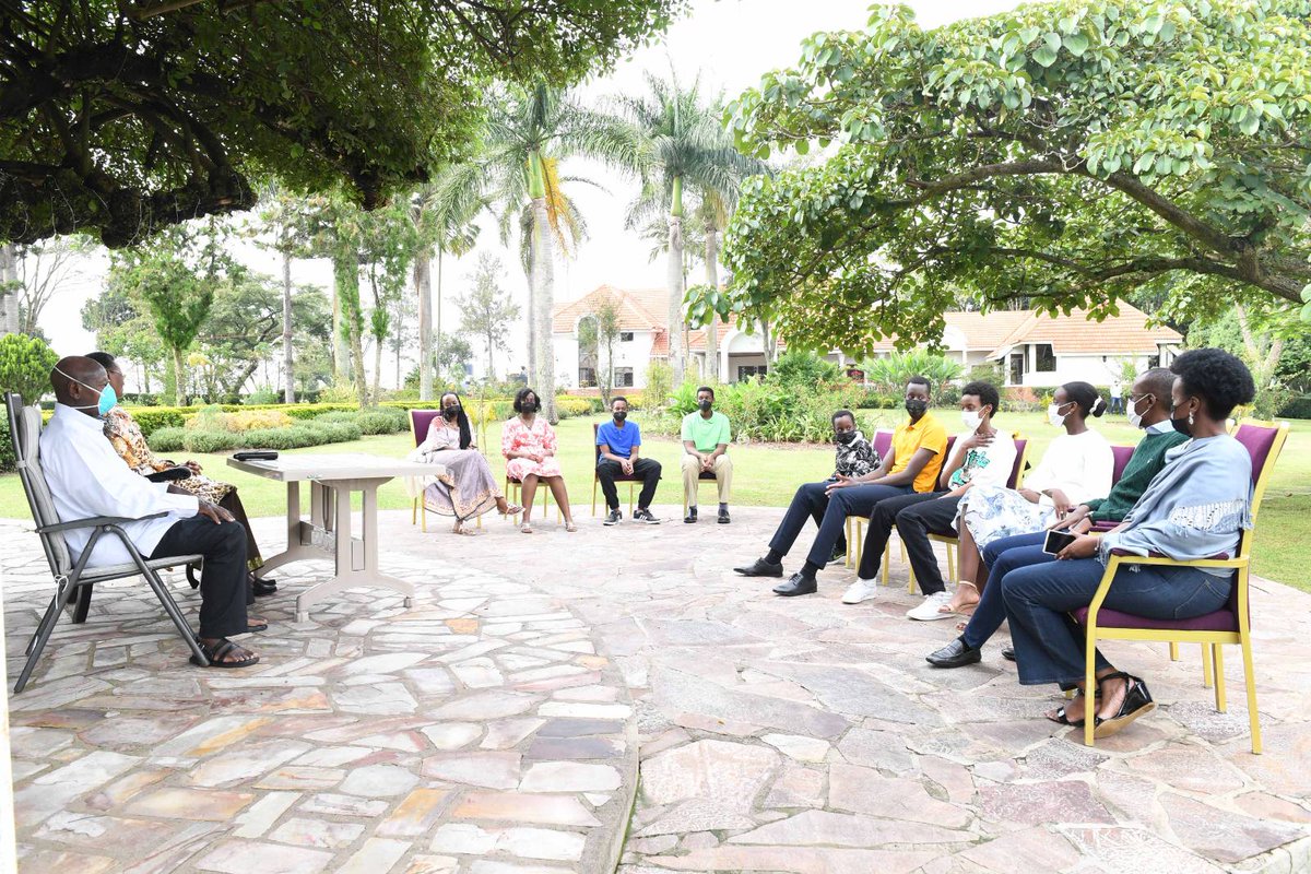 KagutaMuseveni's tweet photo. Family time on Christmas Day while still following COVID-19 SOPs. It is possible to follow the COVID-19 guidelines and still enjoy the holidays. https://t.co/ugIQFTtWeO