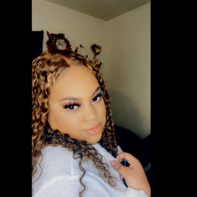 leslieaix's tweet photo. #NewProfilePic https://t.co/YAwVYdgoBT