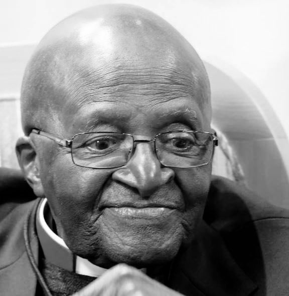 Wakazi's tweet photo. R.I.P Desmond Tutu 🕊 https://t.co/rPiB98Nduk