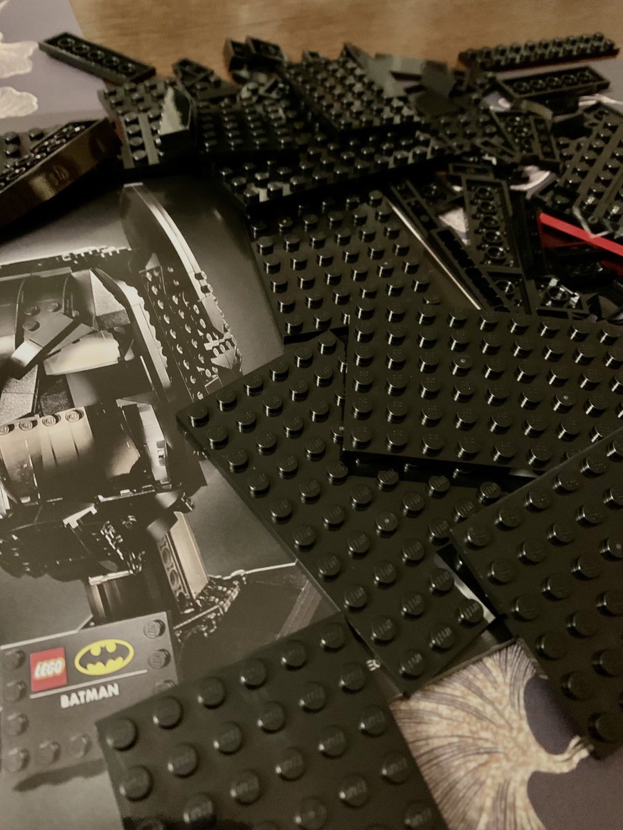 KSzlapinski's tweet photo. They say that it’s good idea to sort #LEGO pieces by colour before assembly… https://t.co/LdT8u4oGXU