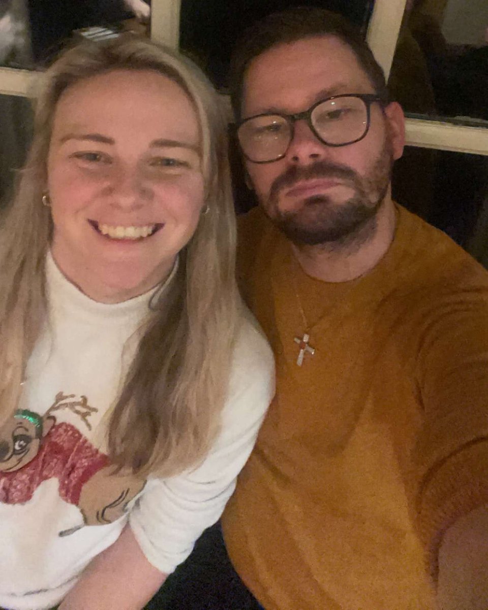 emmanator_91's tweet photo. Christmas eve drinks https://t.co/FkYDz5HrbM