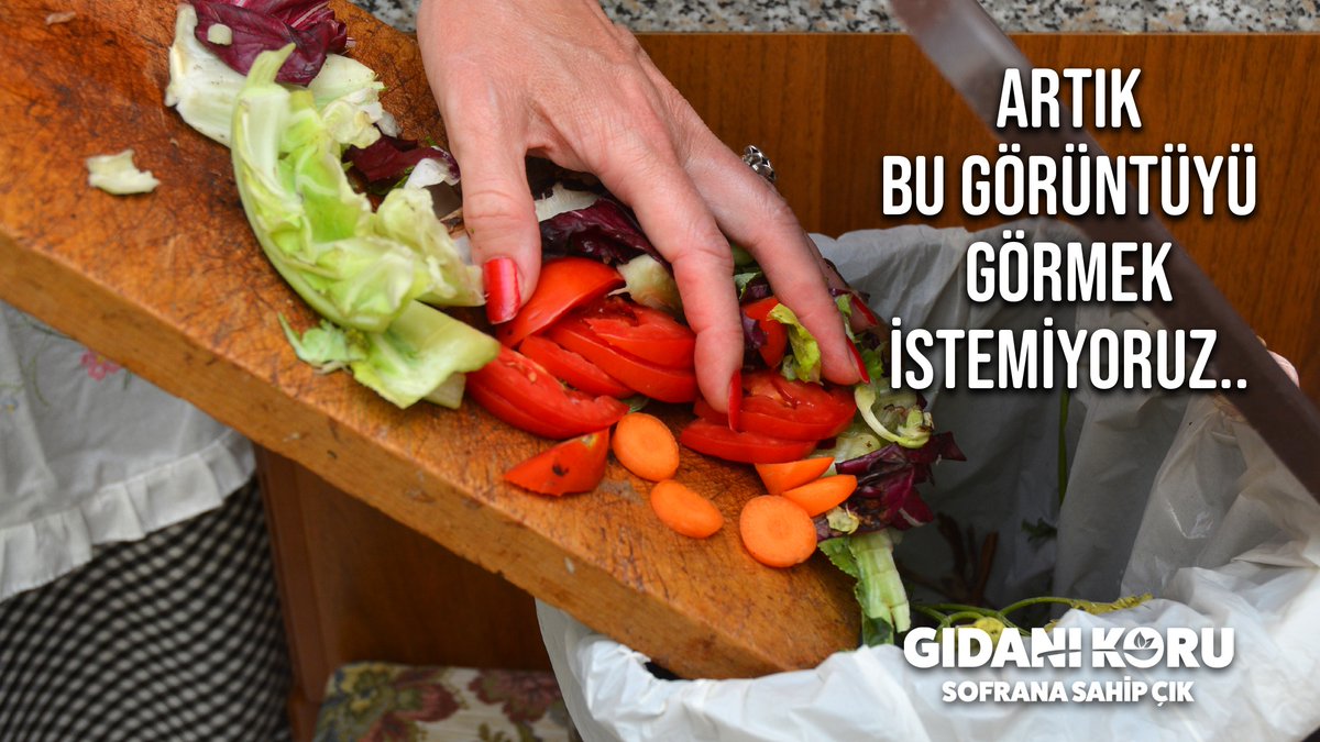 Artık israf etme 😞 Birlikte bu israfa dur diyebiliriz. Buzdolabını, kilerini sıkça kontrol etmeyi, çürüyen gıdaları diğerlerinden ayırmayı, ömrü yaklaşanları değerlendirmeyi unutma. #GıdanıKoruSofranaSahipÇık