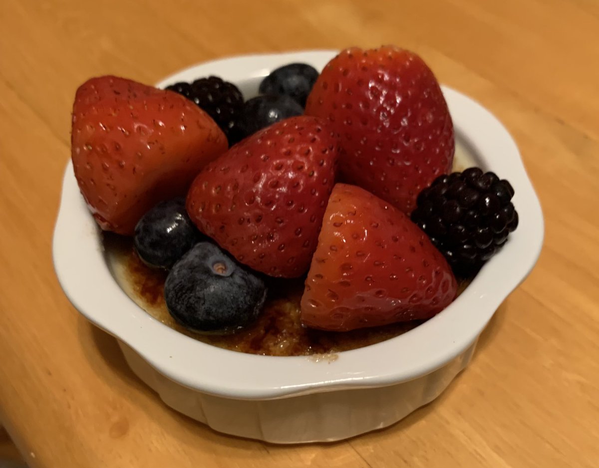 ScarletSagex's tweet photo. Been perfecting making crΓ¨me brΓ»lΓ©e with mixed berries on top because itβs one of my most favorite deserts in the world! Each time I make it I get better!!So delicious!! ππ»
#learningtocook #learningtobake #cremebrulee https://t.co/QFbyIkRdNc