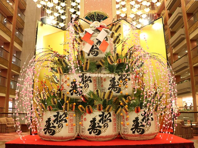 asaya1111's tweet photo. 今年も残すとこ���あとわずか…。
あさやでは、お正月を迎える準備を始めました◎

▼詳細はこちら
https://t.co/y6xLFhnkpz

#お正月 
#凧
#樽飾り
#門松
#あさやホテル
#鬼怒川温泉あさや
#日光
#栃木 
#お正月の準備 https://t.co/Upr1FqNIyN
