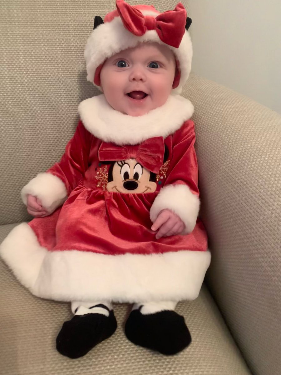 BuggCharlotte's tweet photo. The best day with my family yesterday ❤️ I hope I made your first Christmas extra special baby girl ❤️ https://t.co/CX8KJV0S9r