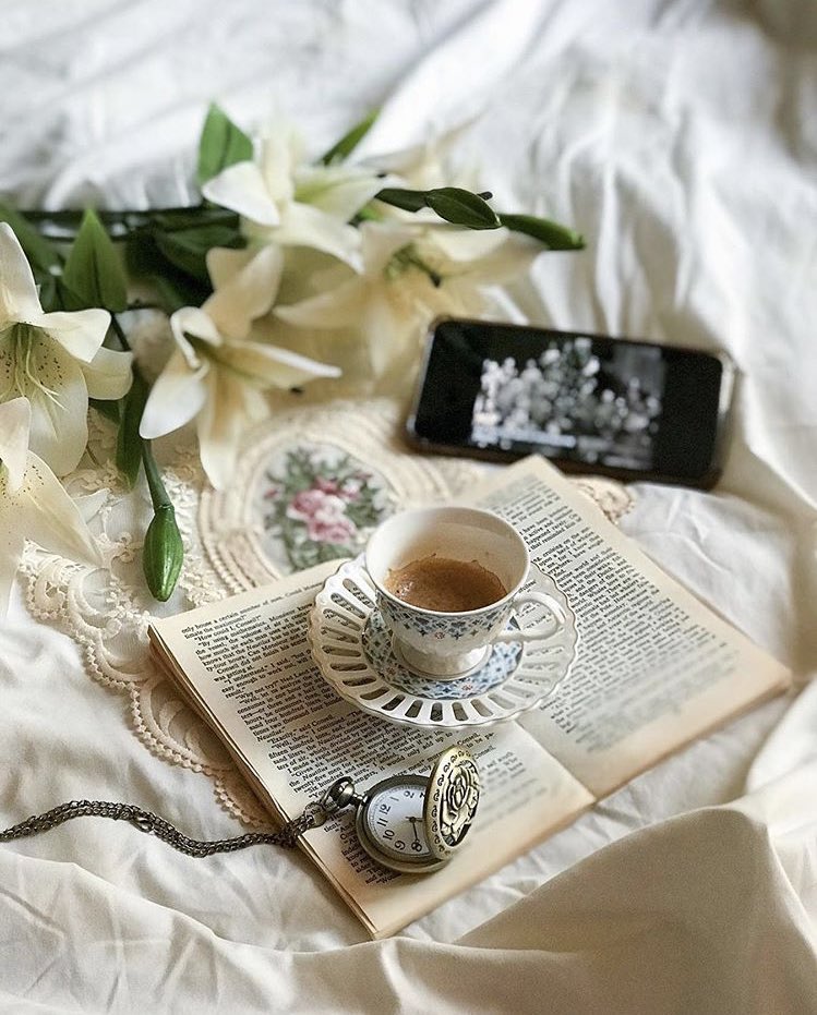 ↓˓❁⸀
'
'
ولك ذكريات تعيد الشوق وتزيده💕