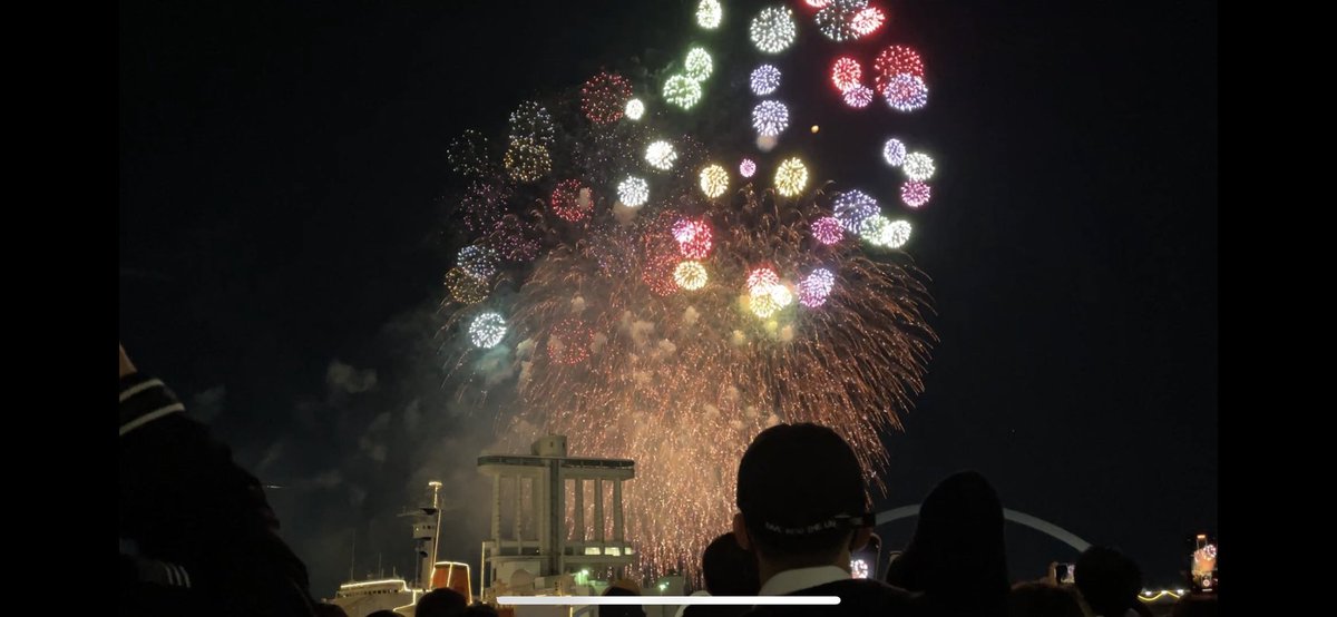 monmonomonomono's tweet photo. 花火の進化凄い https://t.co/bhOf0L2yqP