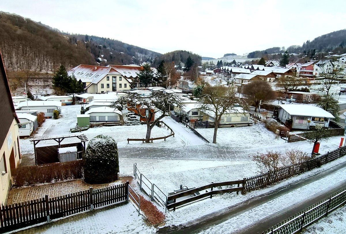 Wir senden euch winterliche Grüße vom Diemelsee ☃️❄️🌤️👋🏻
.
#winter #diemelsee #waldeckfrankenberg #waldeckerland #willingen #schnee #weißeweihnacht #merrychristmas #nordhessen #heimat #heringhausen #grüße #handybild #urlaubsregion #naturparkdiemelsee