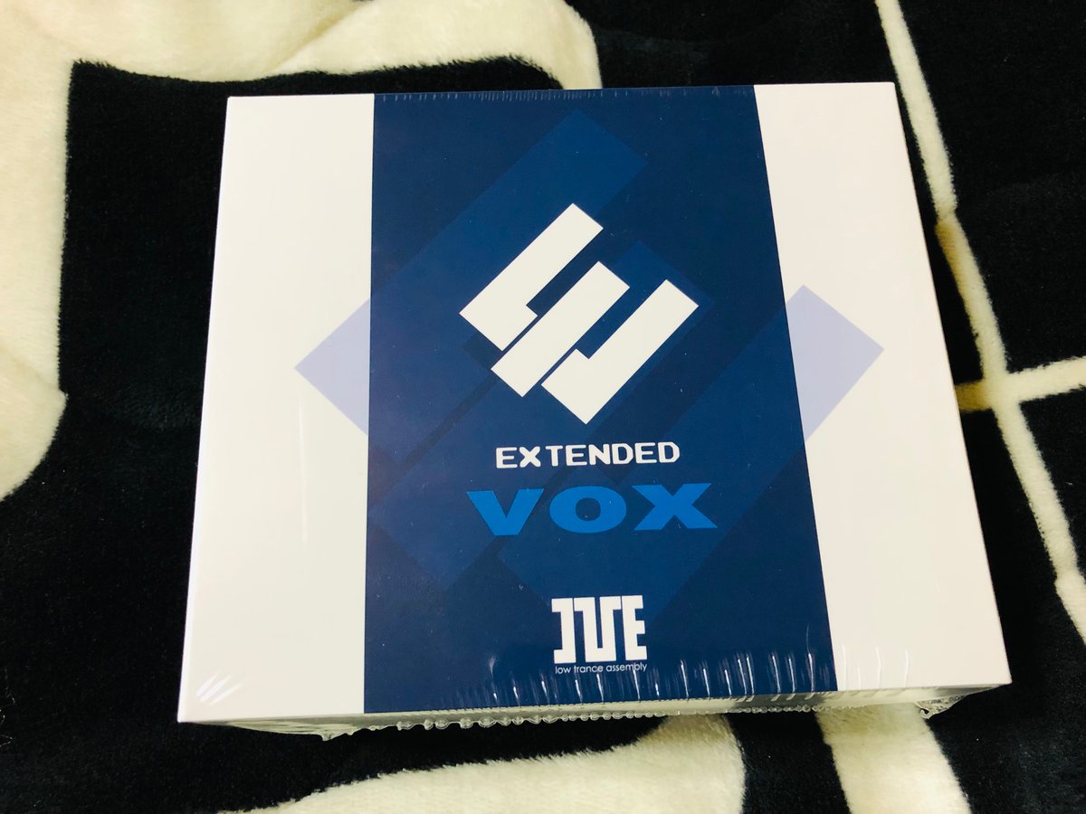 NaGi63718811's tweet photo. E-VOX着弾確認しました👍
一日遅れのクリスマスプレゼント🎁
#IVE20th
#VA冬フェス https://t.co/kqjWbDFwLi