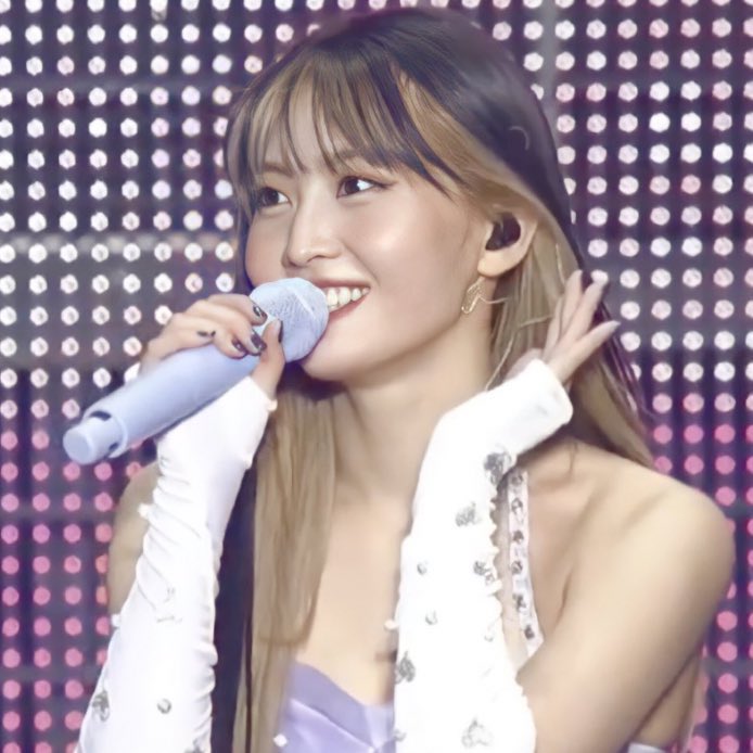 sourcehirai's tweet photo. my favourite girl #MOMO https://t.co/gon4Q6pp7L