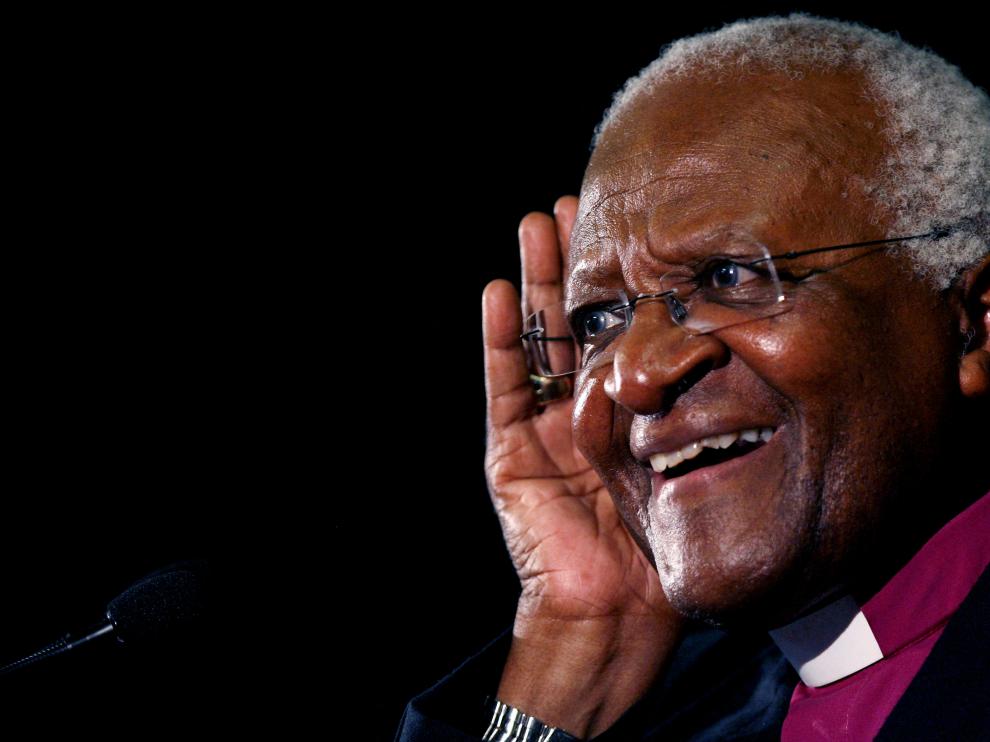 Gemma_Parellada's tweet photo. "Si eres neutral ante la injusticia, es que has elegido el lado del opresor".
Desmond Tutu, su moral, su lucidez, su humor y su amor, se han apagado. Descansa en paz. https://t.co/VDlJMVujpi