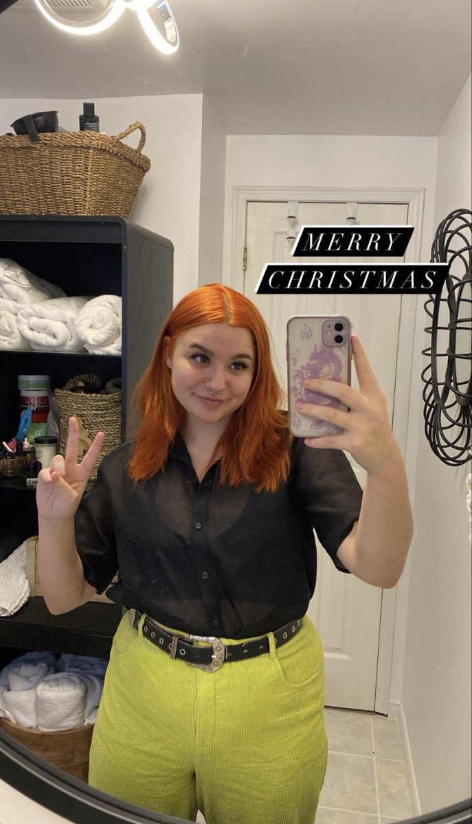 Chloeprt8566's tweet photo. Merry Christmas les bg ❤️ https://t.co/pWllWThKbC
