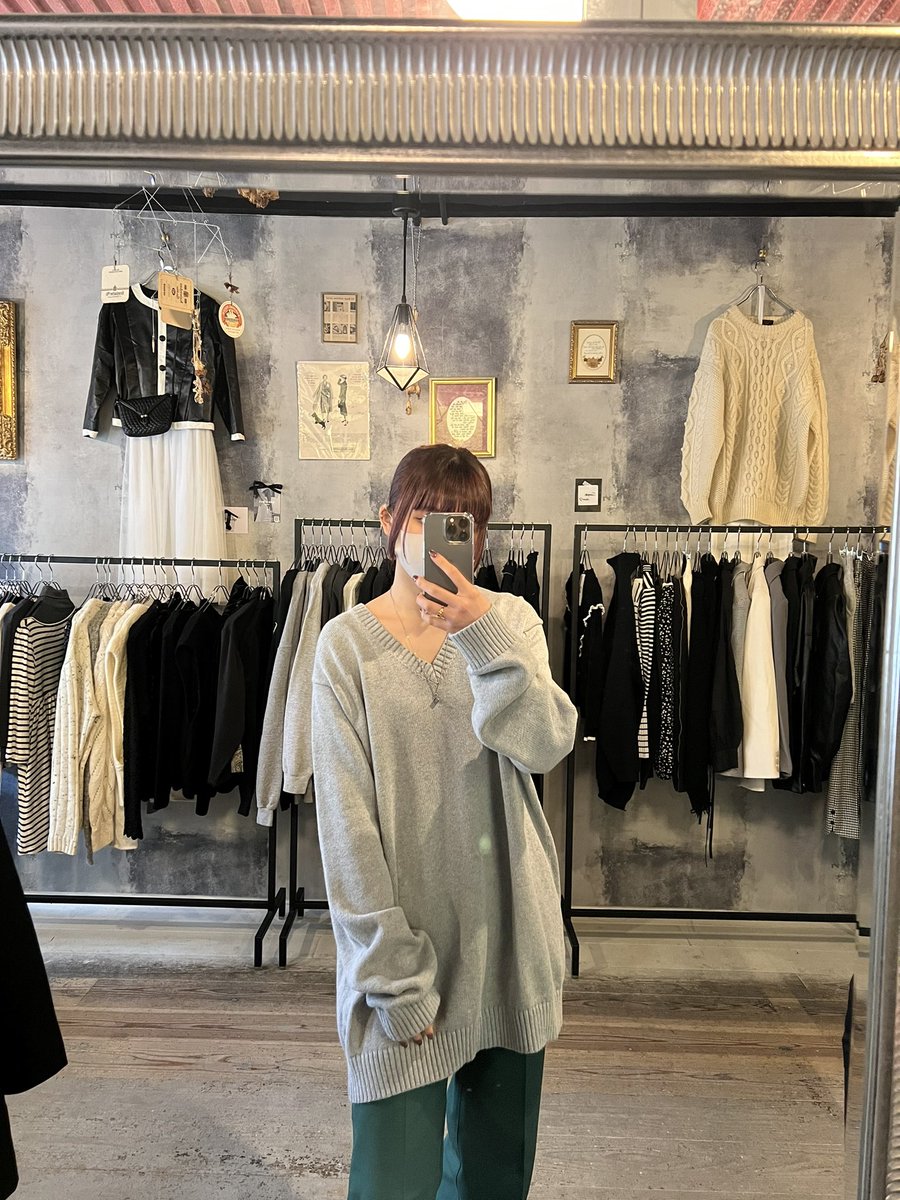 本日も御来店ありがとうございました🥀

ニットパンツの着回しコーデです！
オーバーサイズのアイテムと合わせるのがオススメです✨