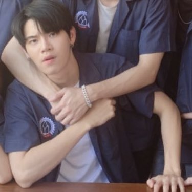 farsyin_anw's tweet photo. วี วิวิศน์เค้าจะเอาไรจากมัมหมีแบบกุวะ #กลรักรุ่นพี่Q16 https://t.co/7NheexgU9C