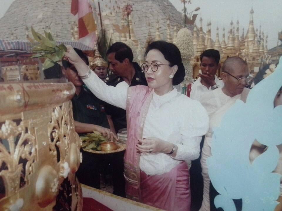 RealSandar's tweet photo. Yes it was my birthday! Thank you for all my birthday greetings. This year we have had so many blessings. What a wonderful year it has been for our family and for Burma. https://t.co/sBc1vTr1lg