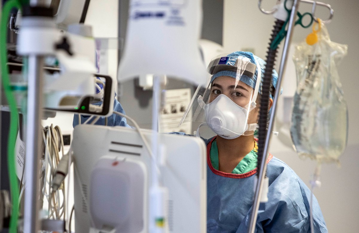 RoyalFreeNHS's tweet photo. Our staff, and those across @NHSEngland, continue to do incredible things to ensure patients get the very best care during the pandemic. 

Their commitment and dedication is highlighted in @TheSundayTimes courtesy of @ShaunLintern: https://t.co/FiEm6ESp8x

📸@PohleRichard https://t.co/SXXSeOSsDV