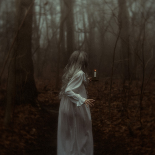 21ghostsinfo's tweet photo. requiem-on-water:

Running in Circles by

Sharon Covert - https://t.co/SPV5Ipwew3 - Real Poltergeist Facts 'Real  ... https://t.co/T98PDO0qZO