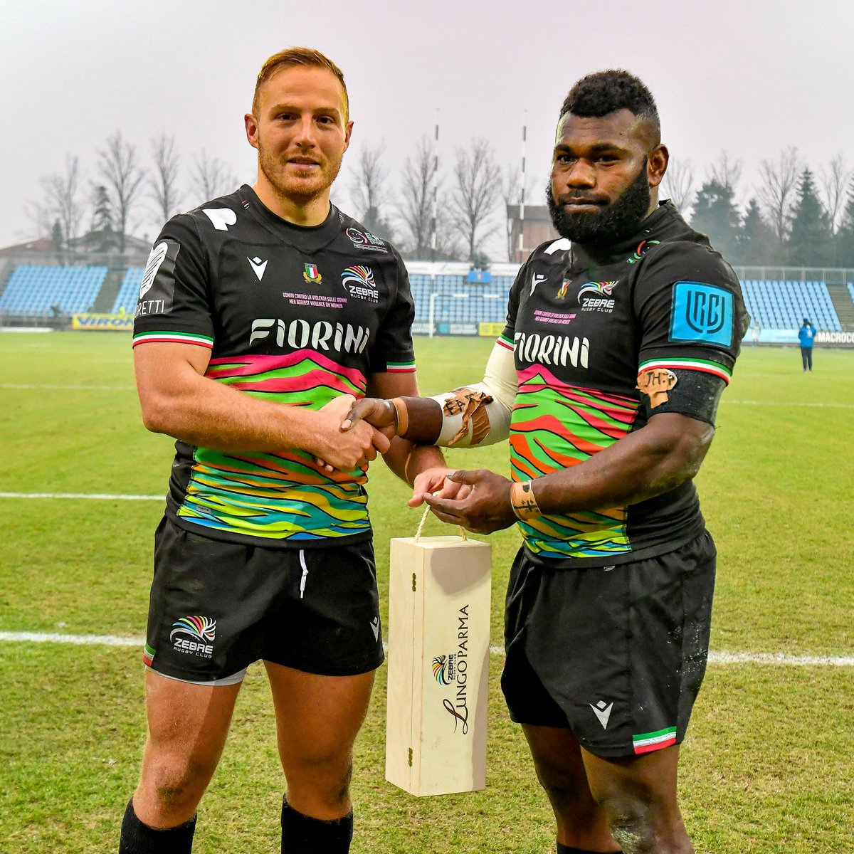 ZebreParma's tweet photo. π Complimenti Asaeli Tuivuaka, premiato #ZebraDelMatch dal nostro #partner Lungoparma a margine del 25Β° derby col Benetton #Rugby
5β£ placcaggi
7β£ cariche
1β£ clean break
2β£ offload
Congratulazioni Asa π¦
#WeAreZebre https://t.co/xfg94Klap1