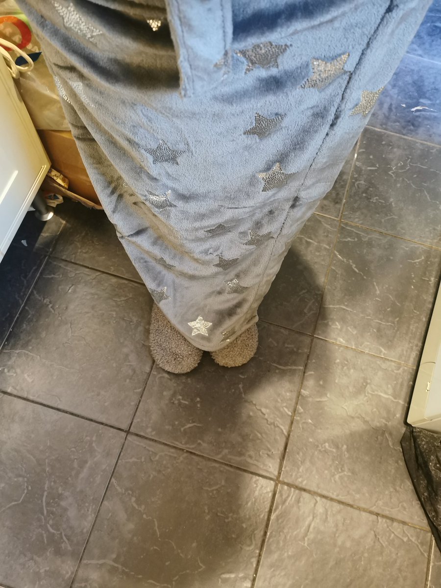 BombsandBubbles's tweet photo. I only really asked for one thing this Christmas... A long dressing gown, as in floor length as they're always too too short...
Think my big sis pulled it out the bag?
#long #tallpeople #stallproblems #BoxingDay #Christmas #toastywarm #happy https://t.co/LheH3rGShW