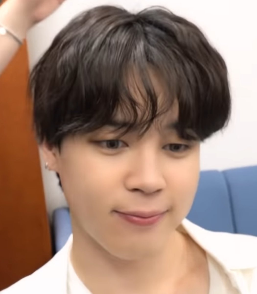 weejimin's tweet photo. this jimin face: https://t.co/HaqV8gO79f